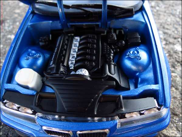 1:18 BMW E36 M3 Cabrio Estorilblau (RAR)